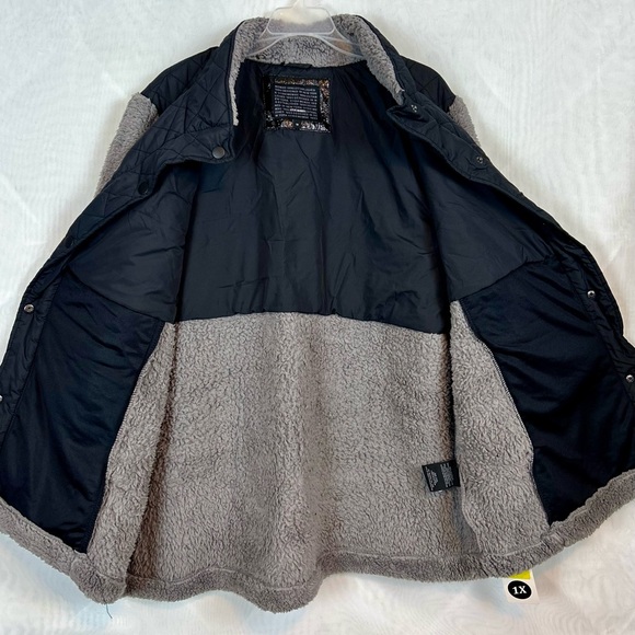 NWT Steve Madden Women’s 1X Quilted Fleece Black and Gray Jacket - Picture 10 of 12